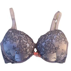 Victoria's Secret Dream Angels Purple Lace Push Up Bra Size 32DD Sexy